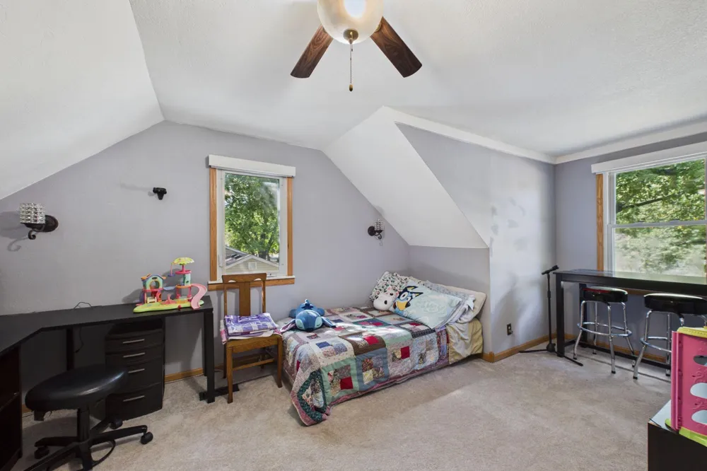 1474 Burke Avenue E Maplewood, MN 55109