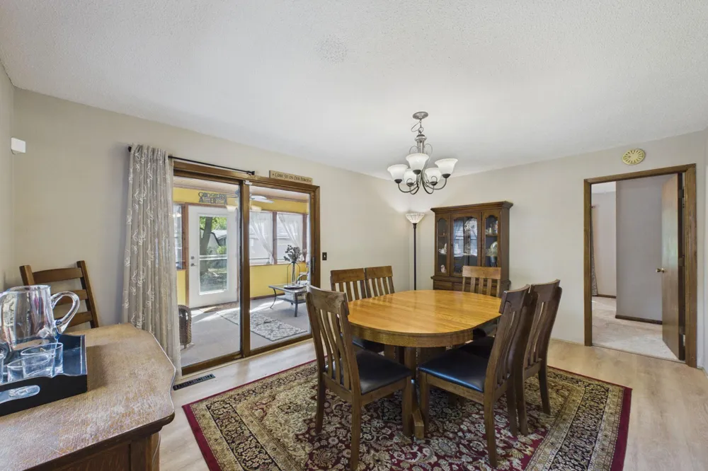 1474 Burke Avenue E Maplewood, MN 55109