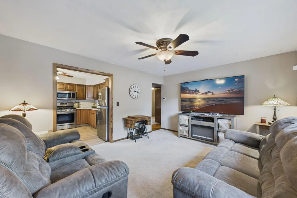 1474 Burke Avenue E Maplewood, MN 55109
