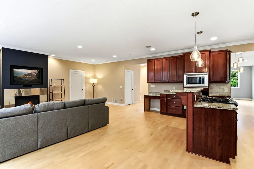 10329 Noble Avenue Brooklyn Park, MN 55443