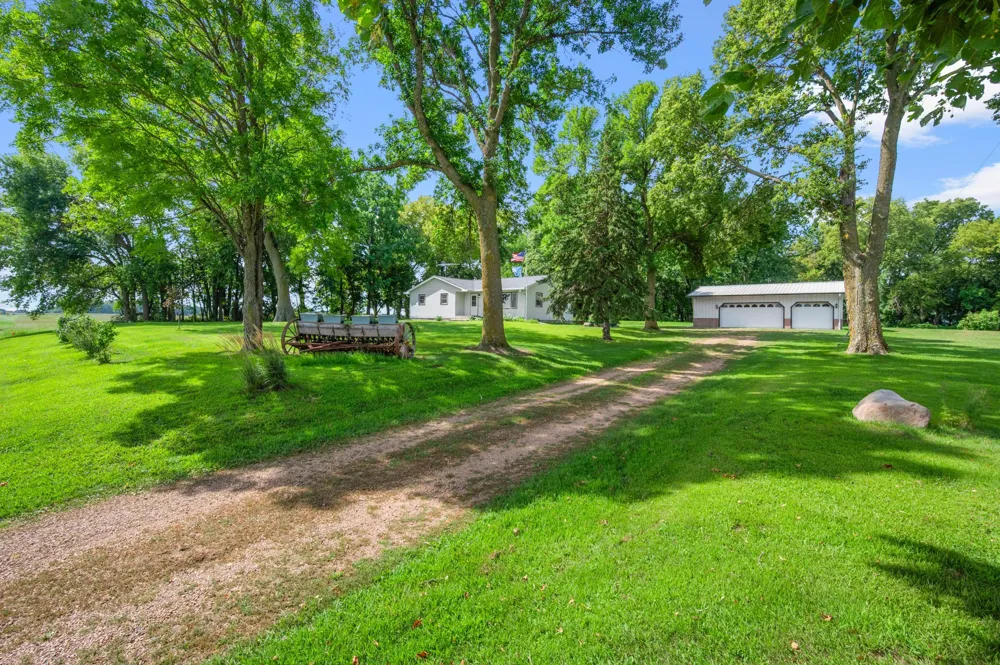 20142 State Highway 22 Gaylord, MN 55334