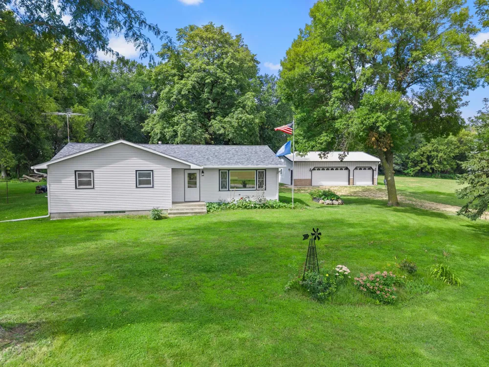 20142 State Highway 22 Gaylord, MN 55334