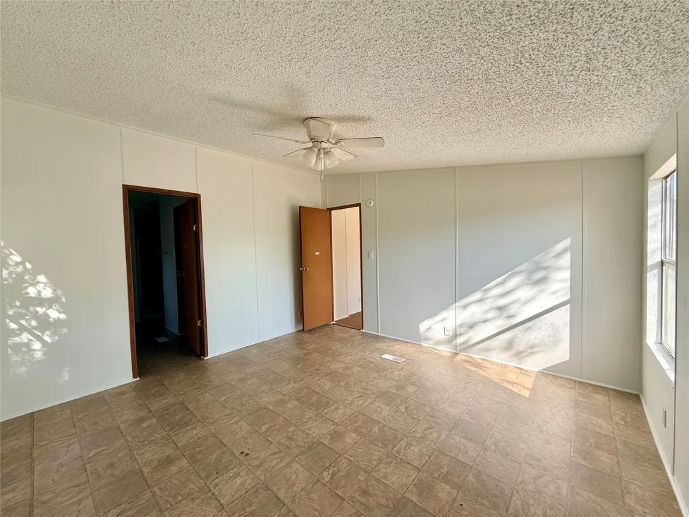 414 Avenue F Lexington, TX 78947