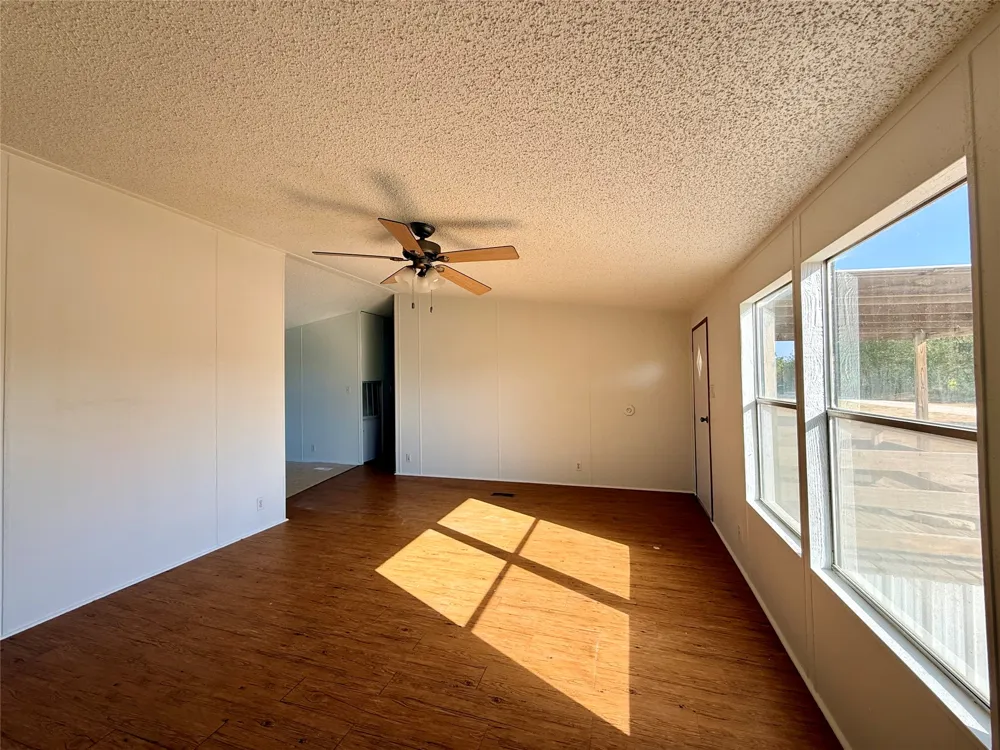 414 Avenue F Lexington, TX 78947