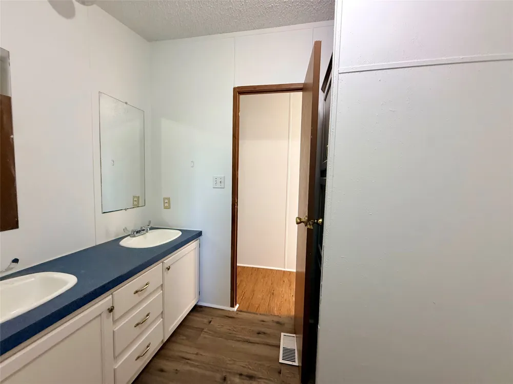 414 Avenue F Lexington, TX 78947