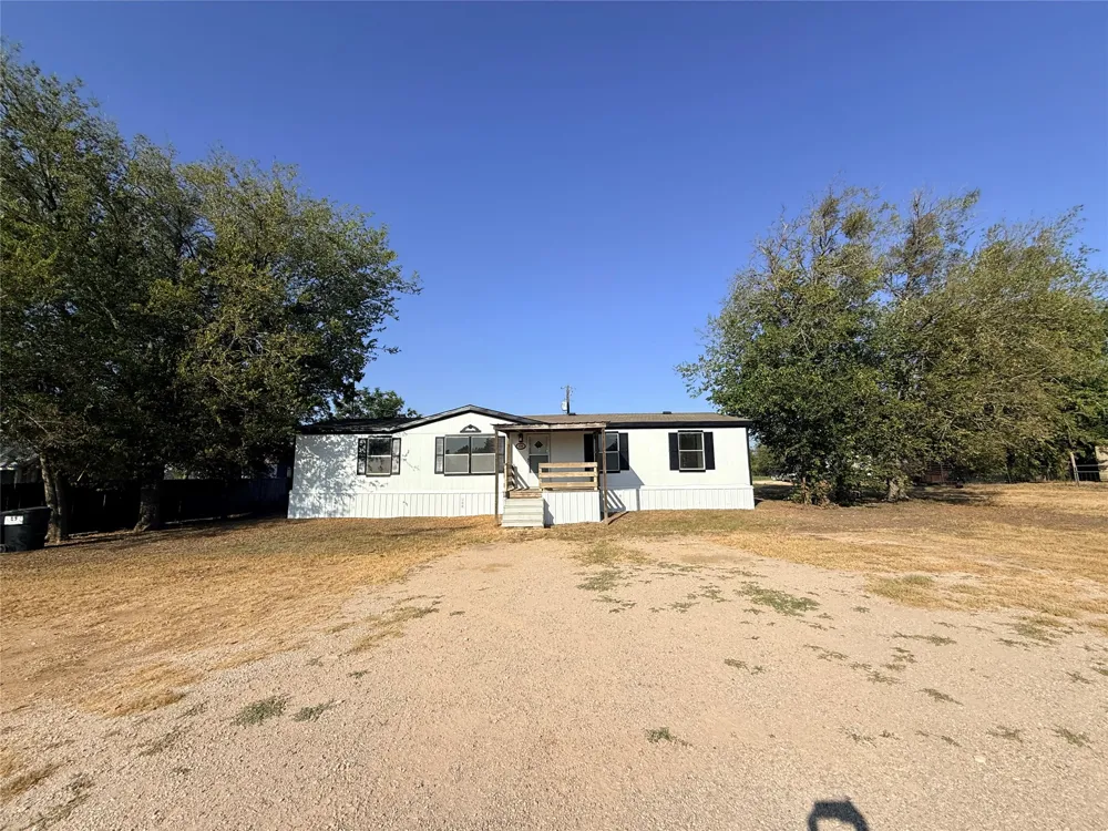 414 Avenue F Lexington, TX 78947