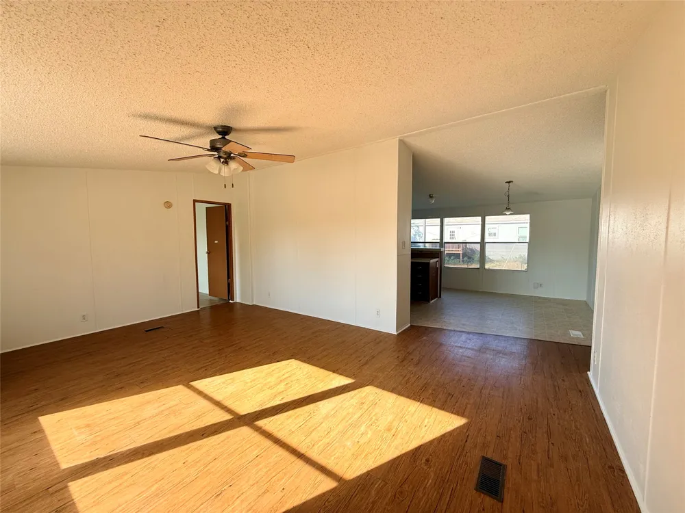 414 Avenue F Lexington, TX 78947