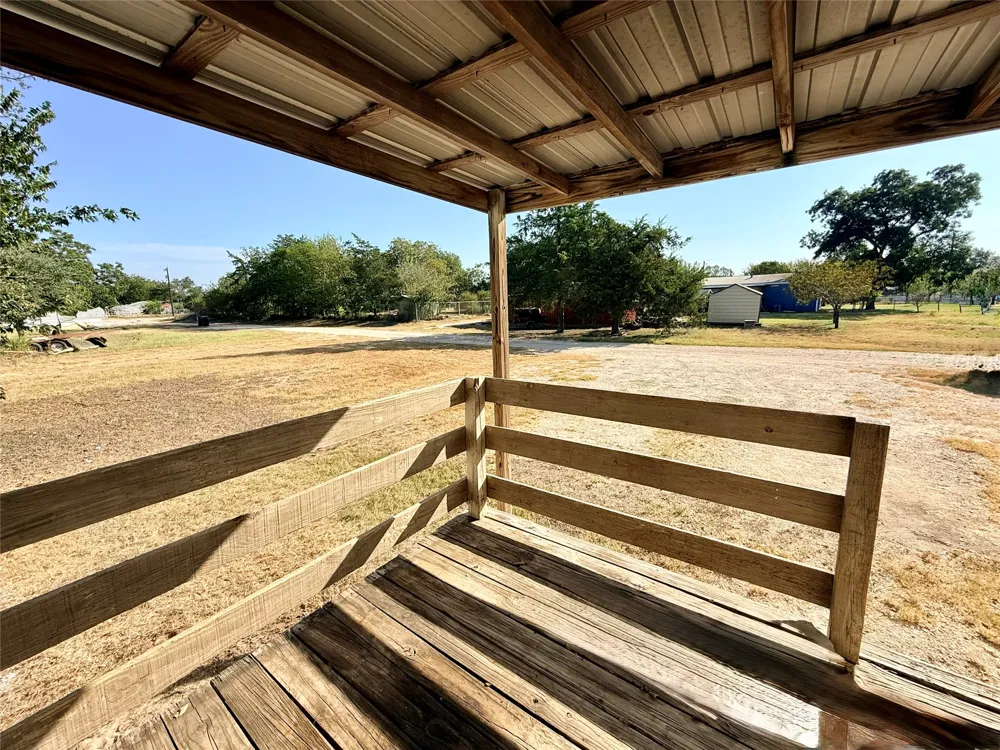 414 Avenue F Lexington, TX 78947