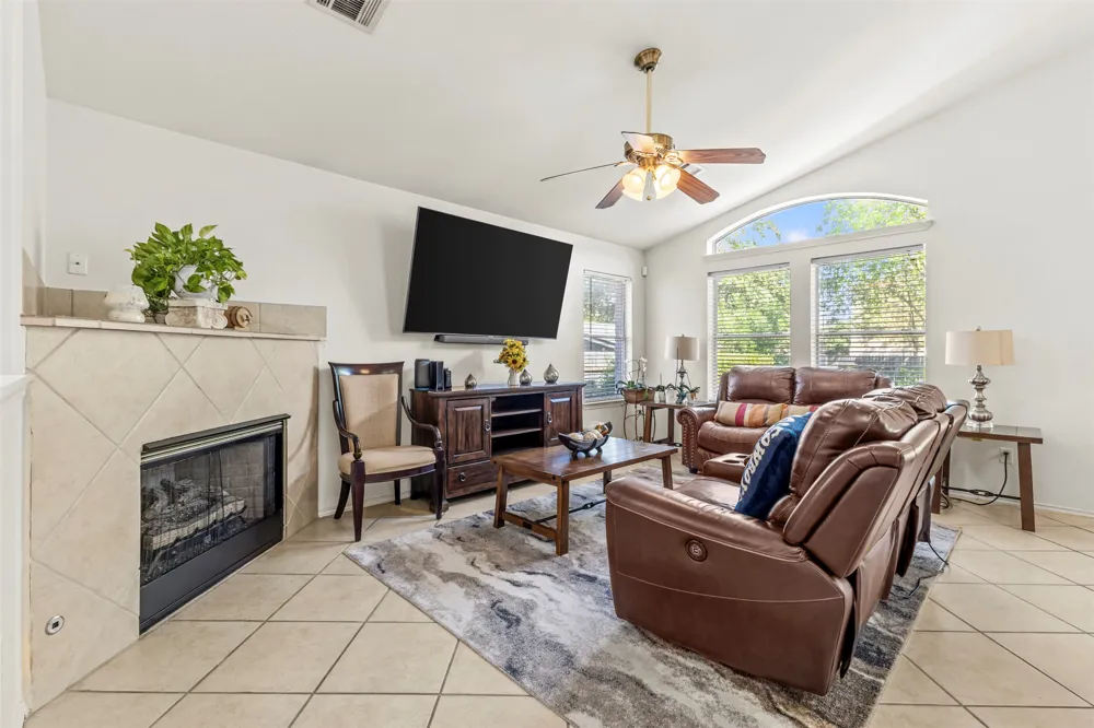 611 Settlement Street Cedar Park, TX 78613