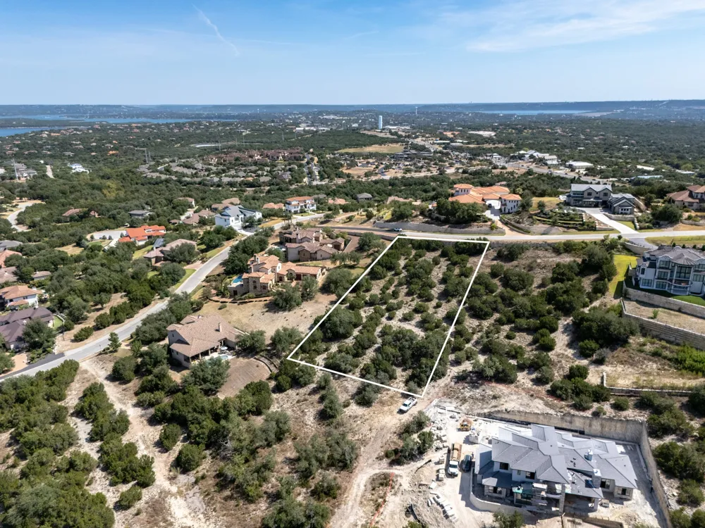 104 Piazza Vetta Drive Lakeway, TX 78734