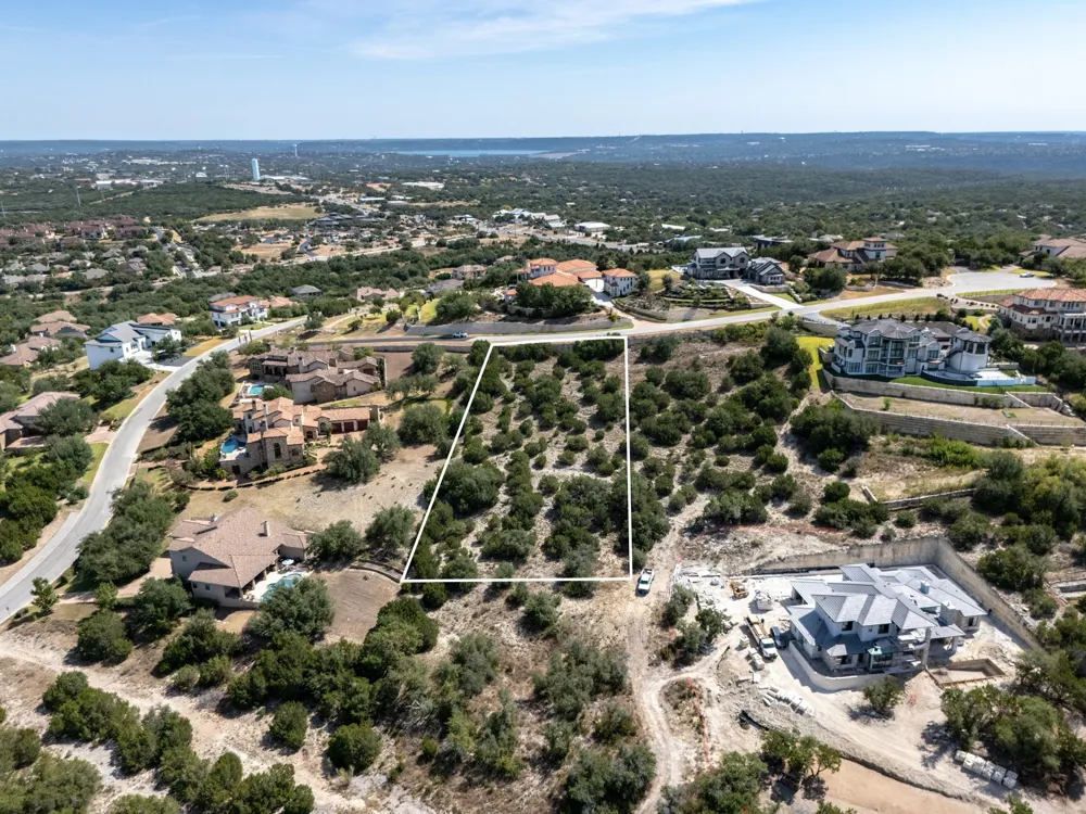 104 Piazza Vetta Drive Lakeway, TX 78734