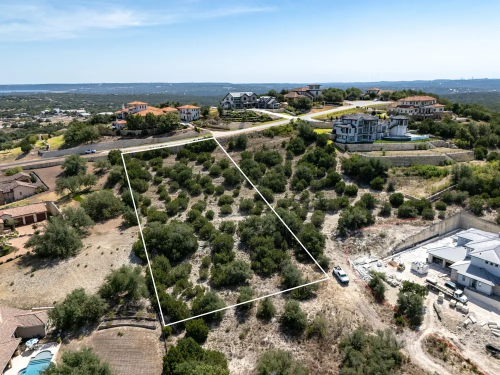 104 Piazza Vetta Drive Lakeway, TX 78734