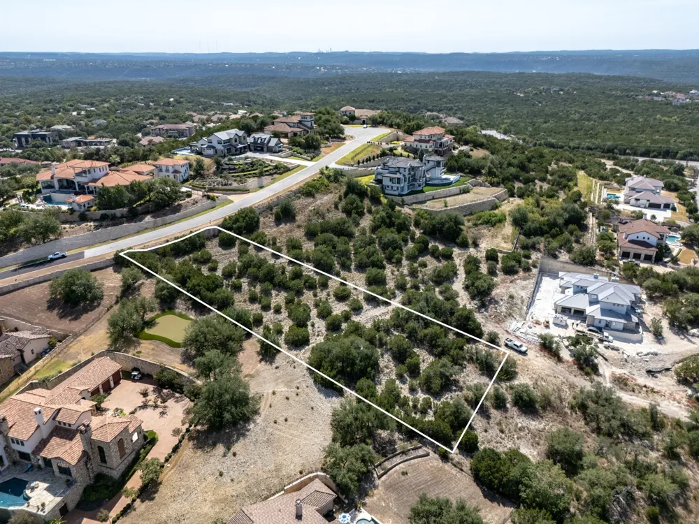 104 Piazza Vetta Drive Lakeway, TX 78734