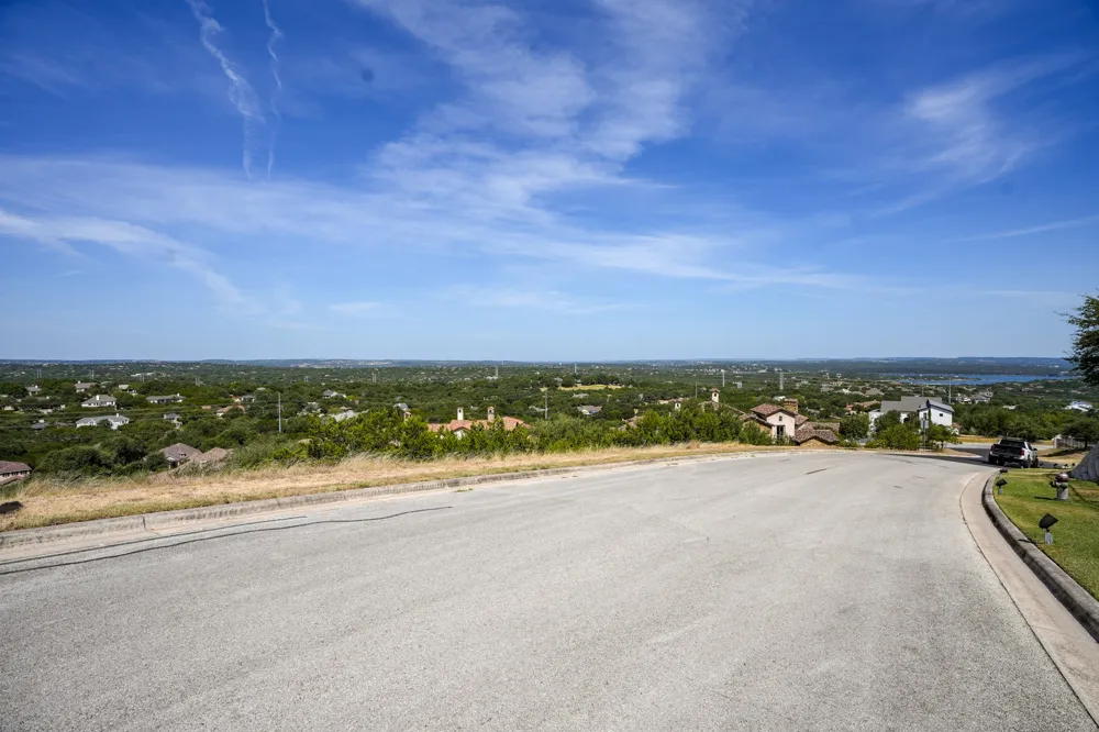 104 Piazza Vetta Drive Lakeway, TX 78734