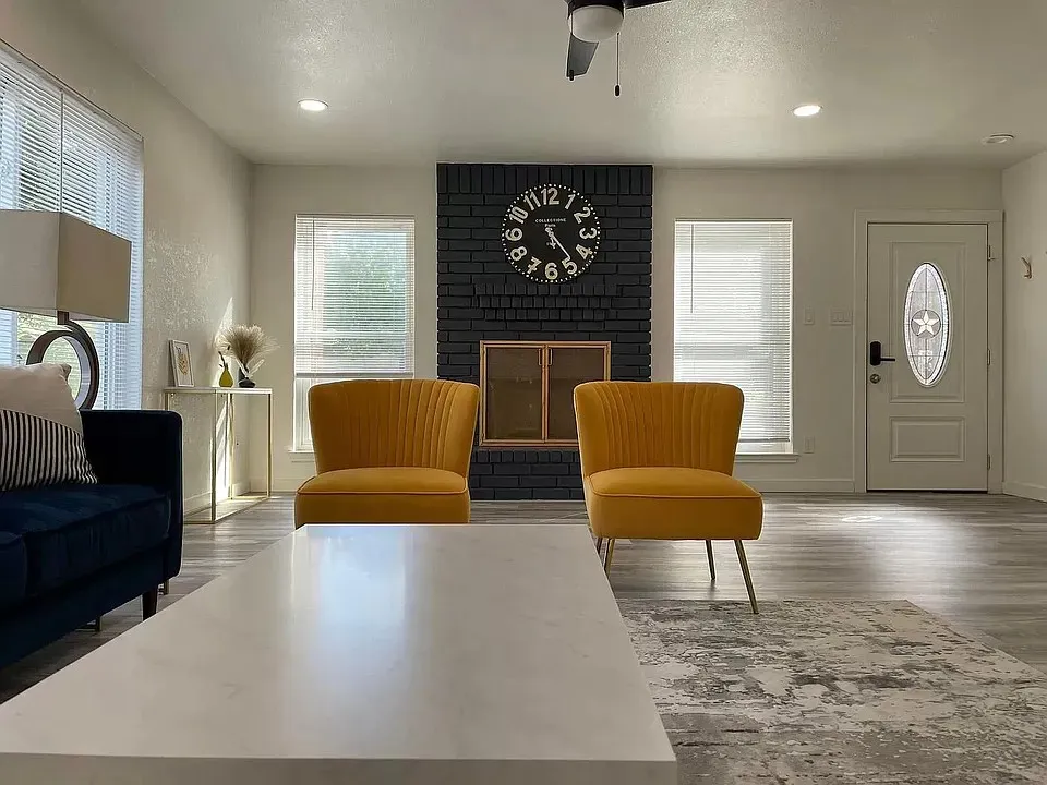 2502 Tracy Cove Leander, TX 78641