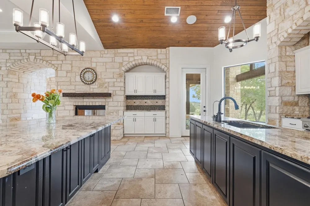 9805 Grand Summit Boulevard Dripping Springs, TX 78620