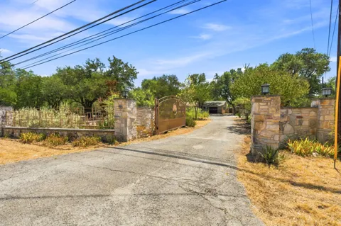 3809 Wyldwood Road