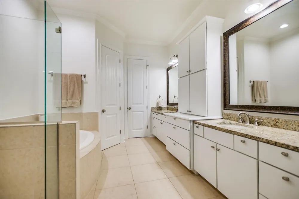 207 Enclave Circle Horseshoe Bay, TX 78657