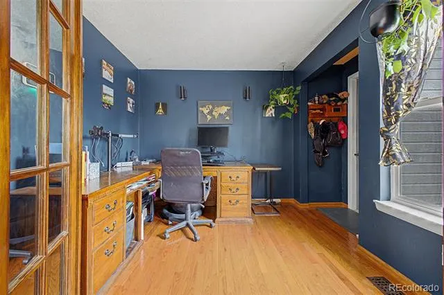 4882 S Genoa Street Centennial, CO 80015