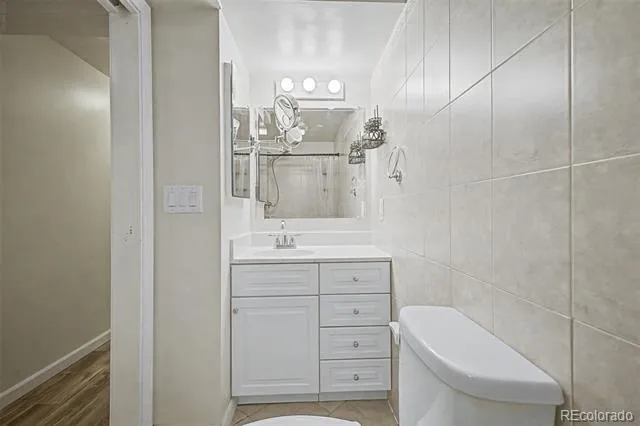4882 S Genoa Street Centennial, CO 80015