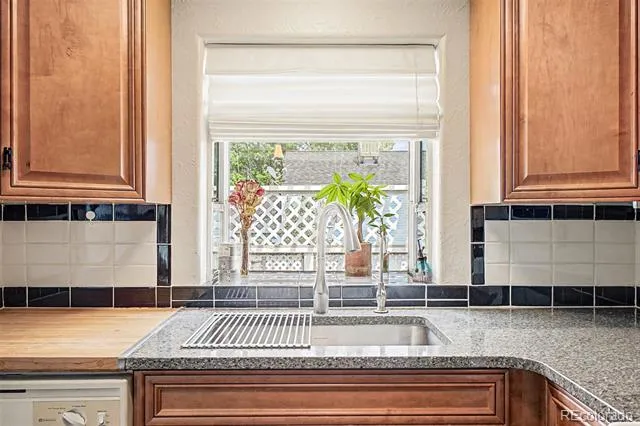4882 S Genoa Street Centennial, CO 80015