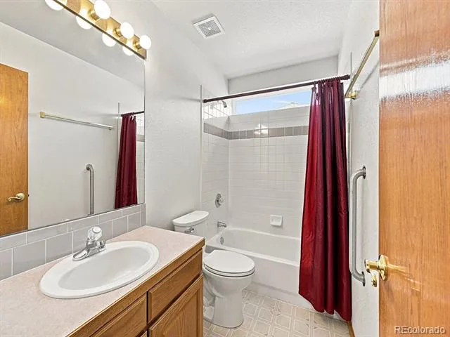 2559 Jarett Drive Mead, CO 80542