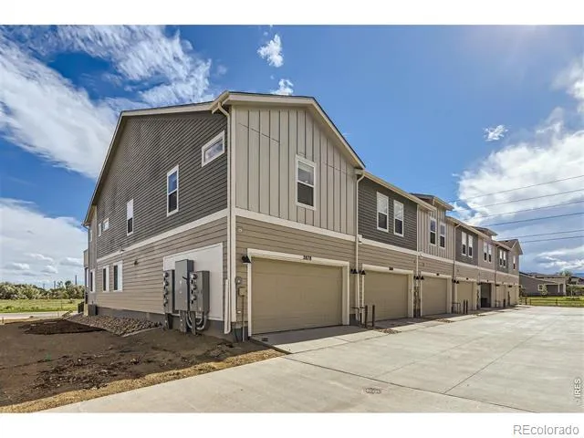 2840 Bear Springs Circle Longmont, CO 80503