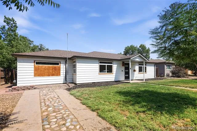 794 Galena Street Aurora, CO 80010
