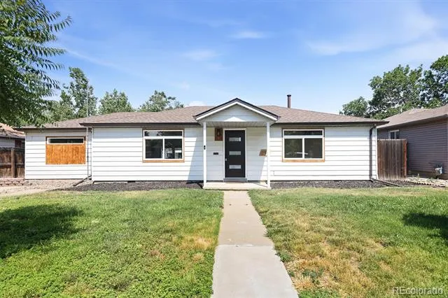 794 Galena Street Aurora, CO 80010