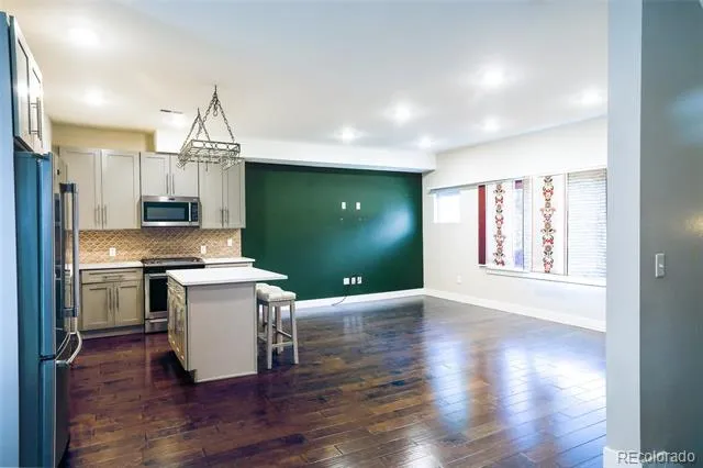 1373 Knox Court Denver, CO 80204