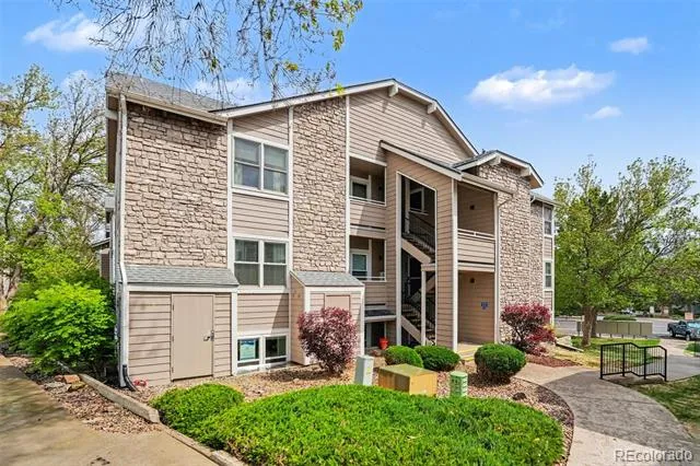 8376 S Upham Way #108 Littleton, CO 80128