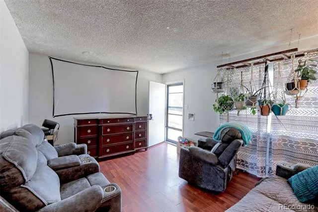 1083 Milky Way Thornton, CO 80260