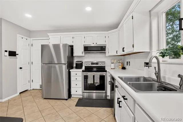 4120 S Ireland Court Aurora, CO 80013