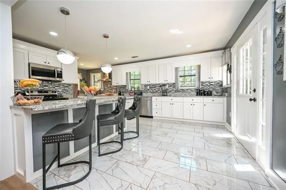 727 Tanners Bridge Circle Bethlehem, GA 30620