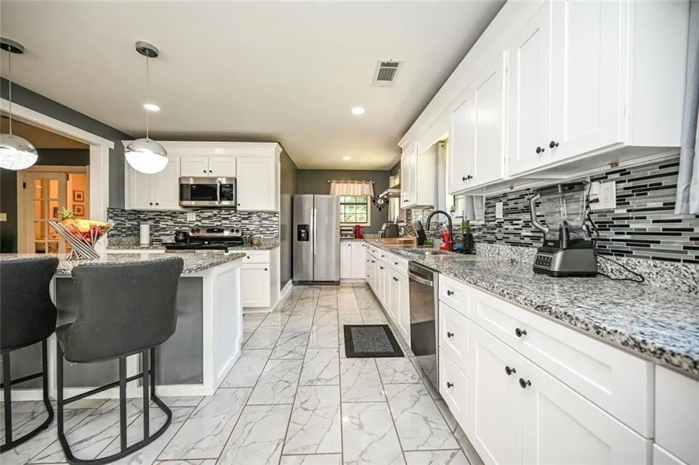 727 Tanners Bridge Circle Bethlehem, GA 30620