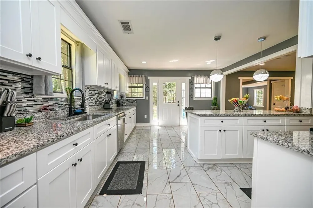 727 Tanners Bridge Circle Bethlehem, GA 30620