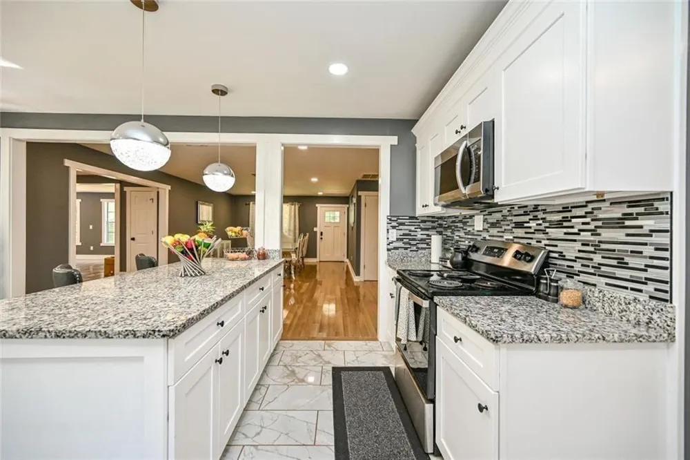 727 Tanners Bridge Circle Bethlehem, GA 30620