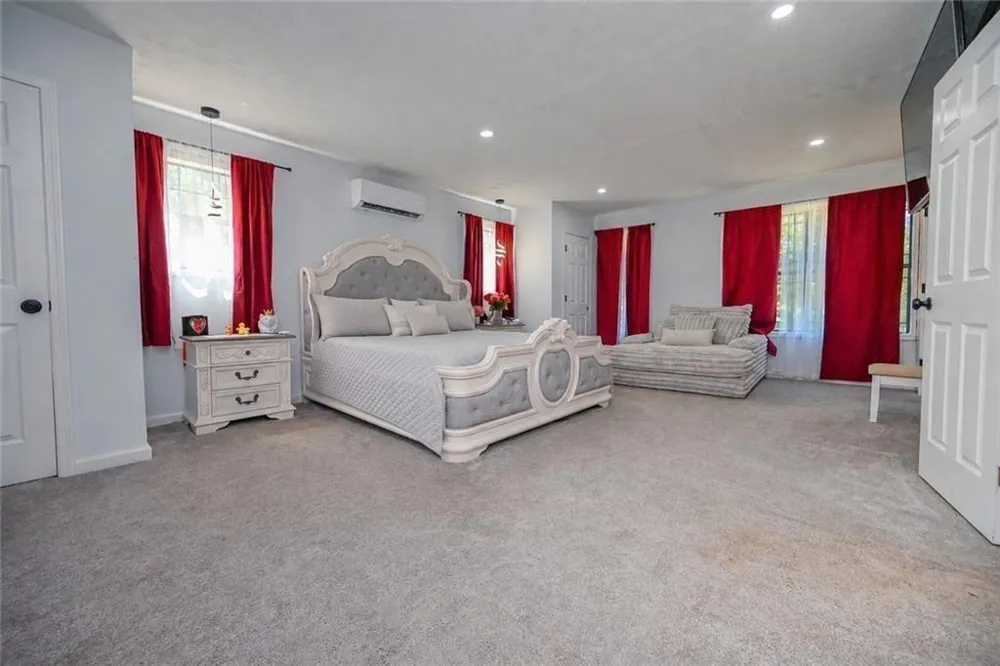 727 Tanners Bridge Circle Bethlehem, GA 30620