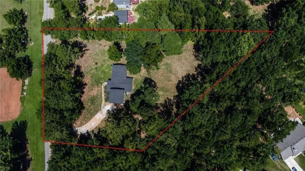 727 Tanners Bridge Circle Bethlehem, GA 30620