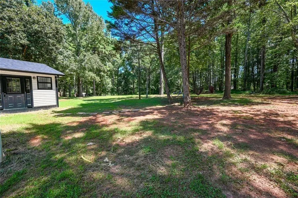 727 Tanners Bridge Circle Bethlehem, GA 30620