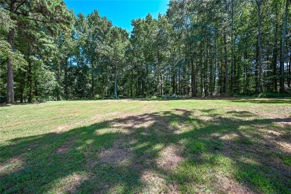 727 Tanners Bridge Circle Bethlehem, GA 30620