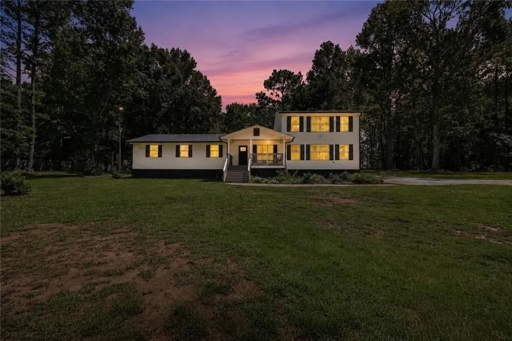 727 Tanners Bridge Circle Bethlehem, GA 30620