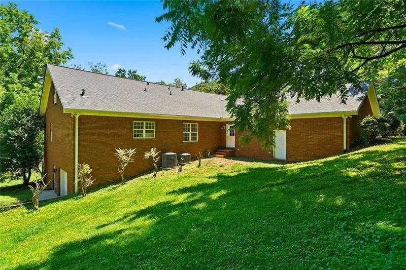 1511 Sandy Bottom Road Tate, GA 30177