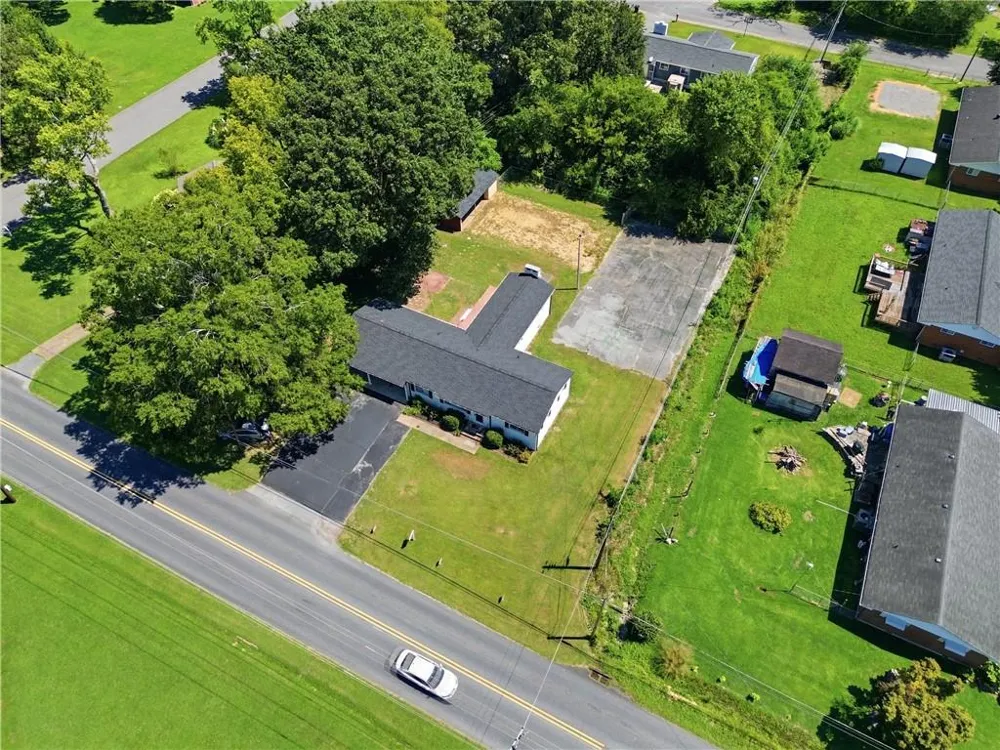 385 Cross Street Rossville, GA 30741