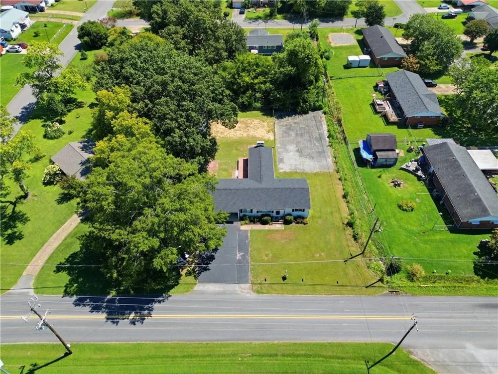385 Cross Street Rossville, GA 30741