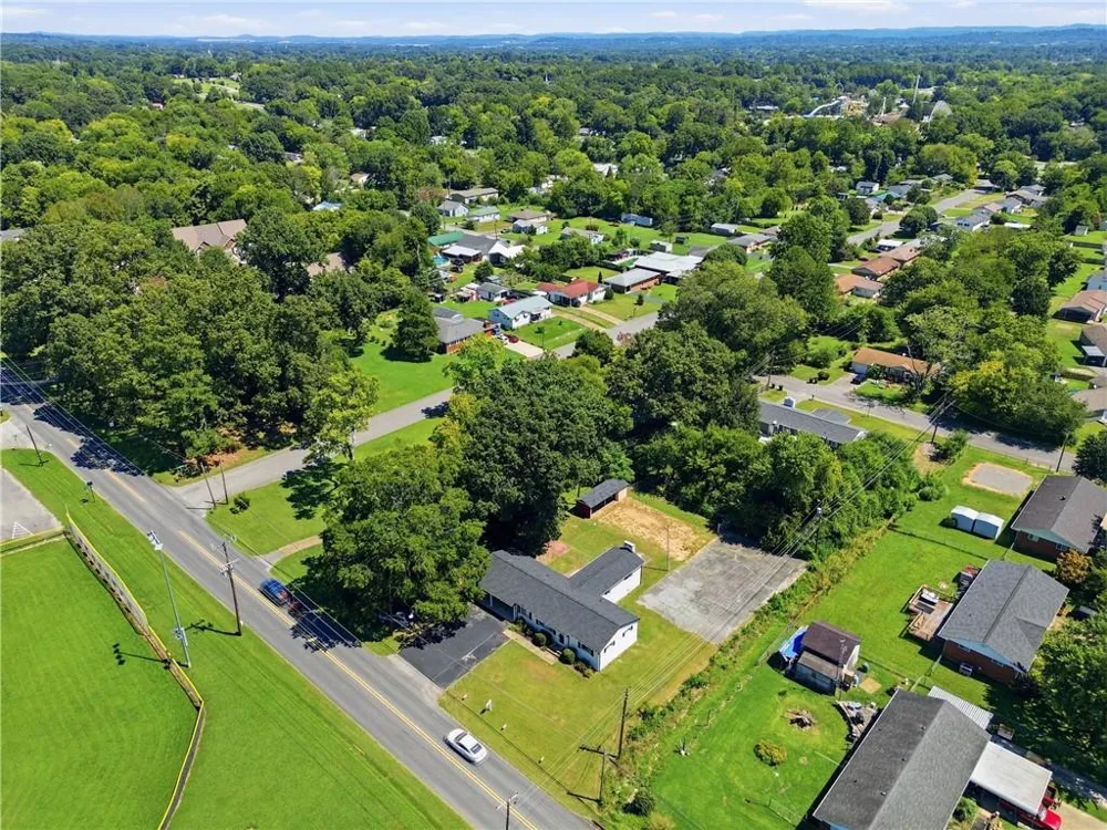 385 Cross Street Rossville, GA 30741