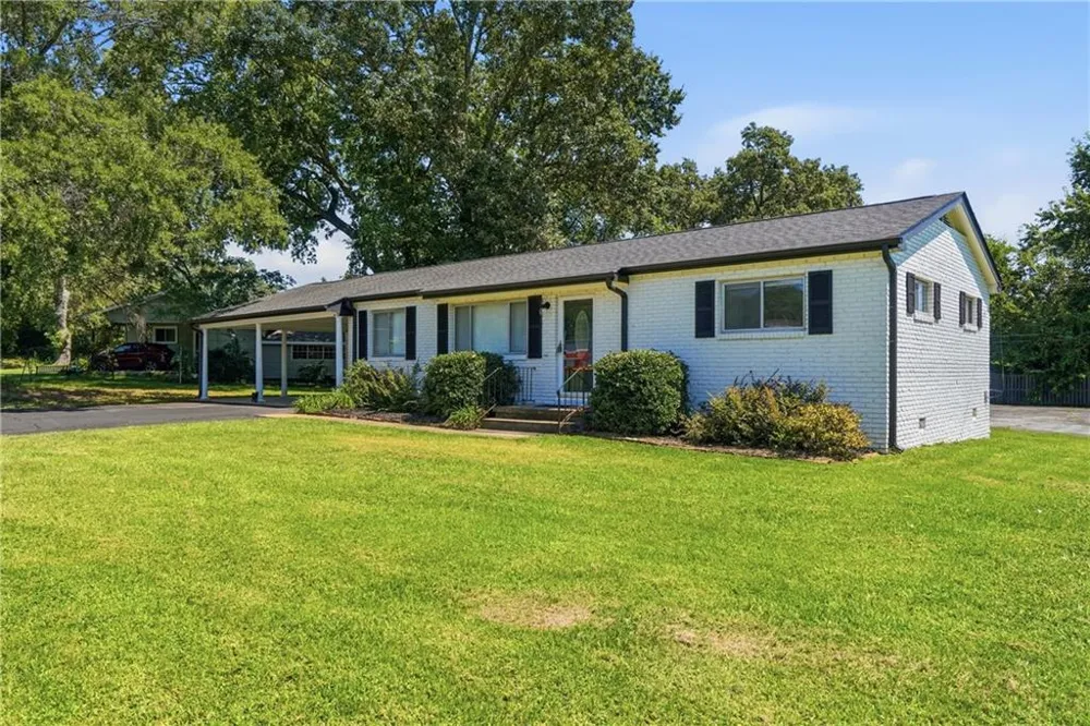 385 Cross Street Rossville, GA 30741