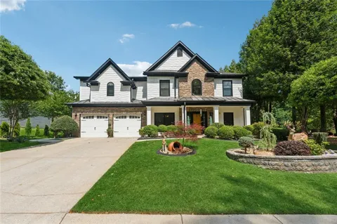 7108 Roselake Cir. Circle