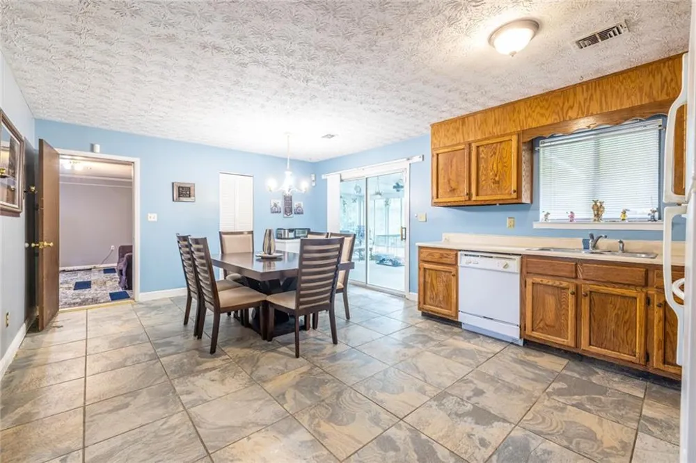 8397 Willows Terrace Riverdale, GA 30274