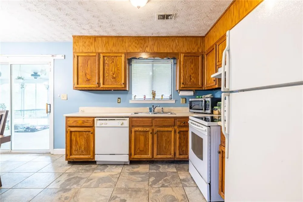 8397 Willows Terrace Riverdale, GA 30274